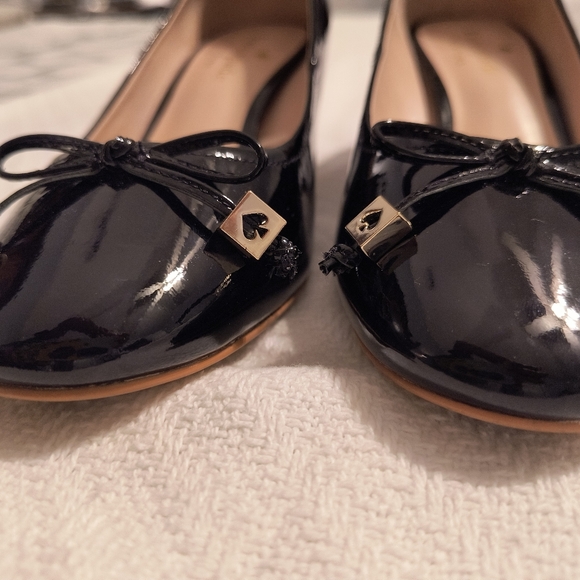 KATE SPADE Bette Black Patent Leather Block Heel Pump size 6.5 - Picture 5 of 6